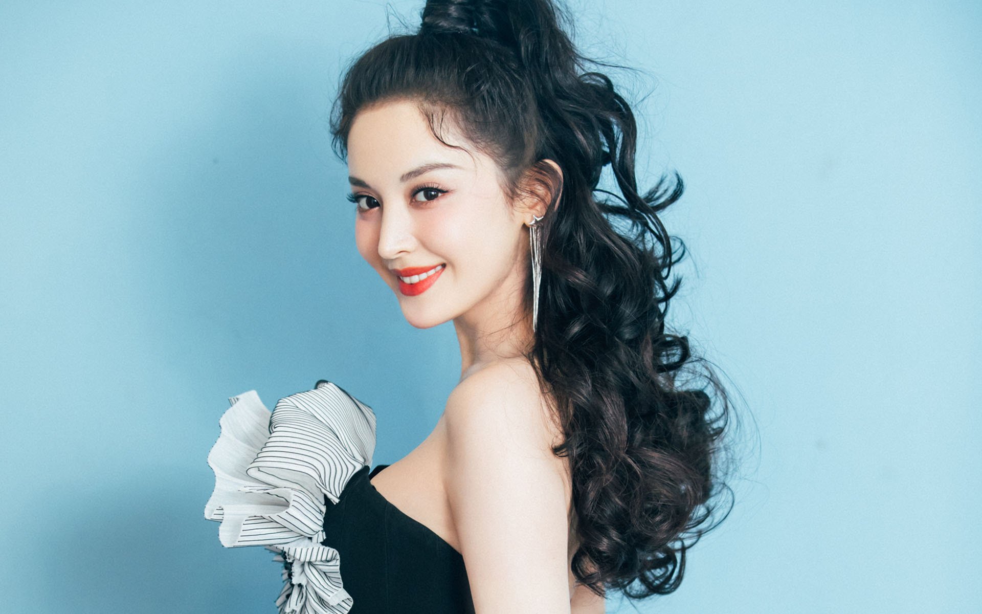 爱游戏下载-国际足球交流合作持续深化，推动中国足球融入全球足球生态，国际足球改革