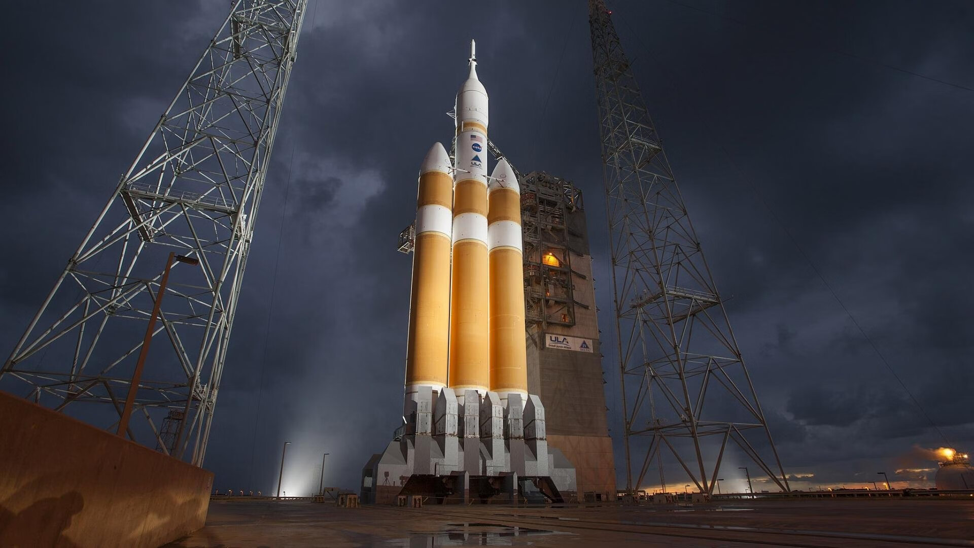 AYX GAME-意大利男子4x100米自由泳接力队获得铜牌，意大利游泳接力